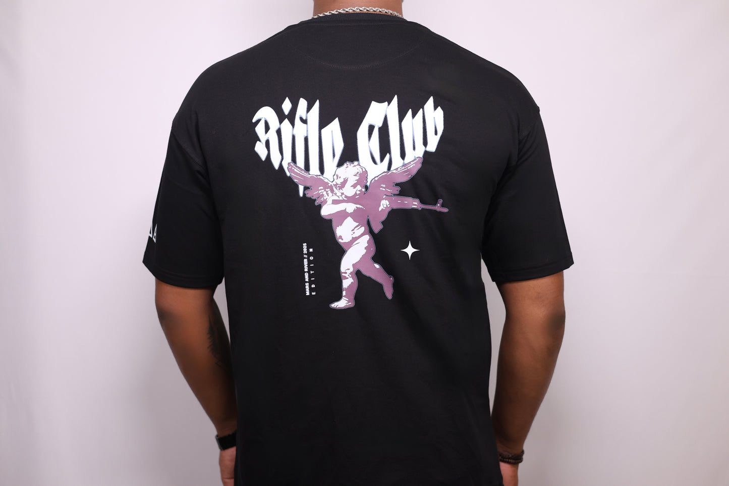Oversized T-Shirt: Rifle club